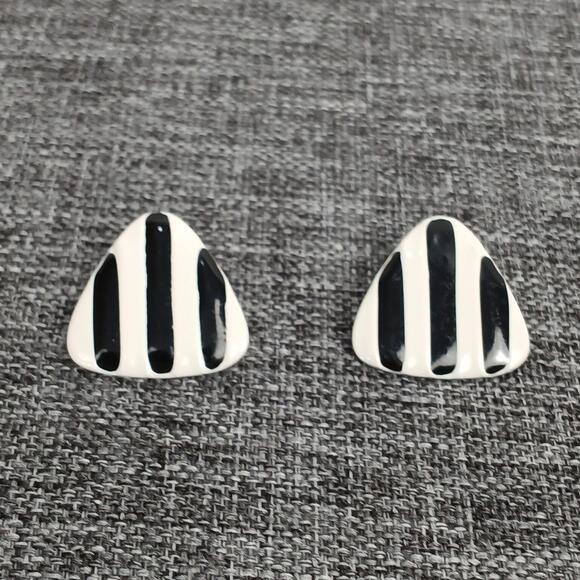 Black & White Striped Triangle Earrings Vintage 80s style Retro Pierced Ears - Picture 2 of 5